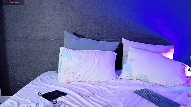 Ania rose online show from 12, 11, 2025