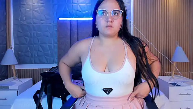 Snapshot of Ava-miller chatting on 20, 11, 2025 Ava-miller online show from 20, 11, 2025