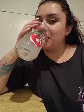 CurvyNoir online show from 4, 5, 2026