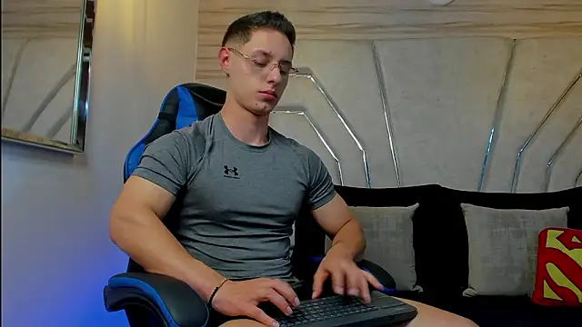 Snapshot of MAXTHOMSON chatting on 14, 2, 2026 MAXTHOMSON online show from 14, 2, 2026