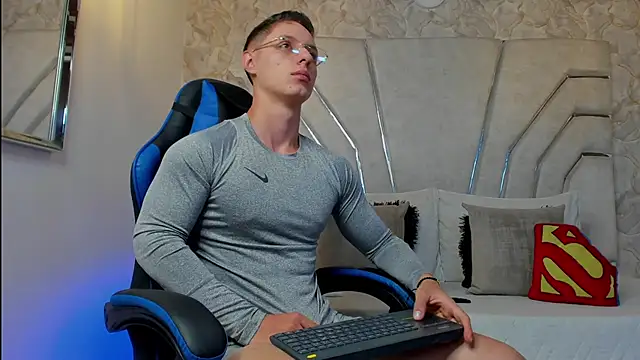 MAXTHOMSON online show from 12, 3, 2026