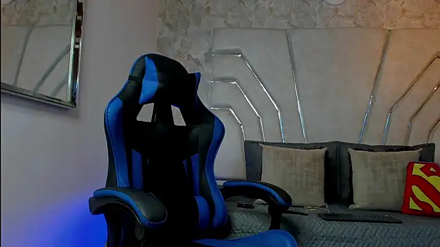 Snapshot of MAXTHOMSON chatting on 21, 2, 2026 MAXTHOMSON online show from 21, 2, 2026