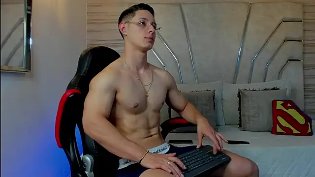 Snapshot of MAXTHOMSON chatting on 20, 12, 2025 MAXTHOMSON online show from 20, 12, 2025