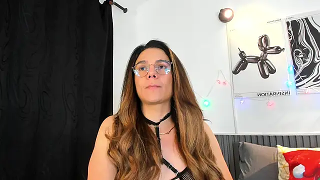 Cloe Bonne online show from 17, 12, 2025