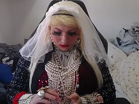 VanesaCrossic online show from 8, 5, 2026