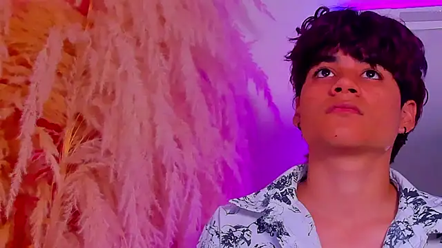 Snapshot of Leo_Glow chatting on 13, 2, 2026 Leo Glow online show from 13, 2, 2026