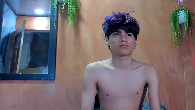 Snapshot of Leo_Glow chatting on 11, 2, 2026 Leo Glow online show from 11, 2, 2026