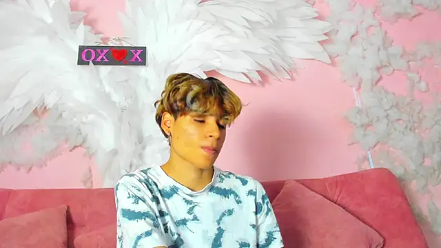 Leo Glow online show from 29, 11, 2025