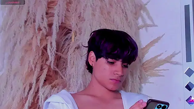 Snapshot of Leo_Glow chatting on 14, 2, 2026 Leo Glow online show from 14, 2, 2026