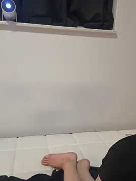 jura xxx online show from 2, 4, 2026