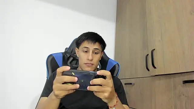 dorman boy online show from 2, 12, 2025