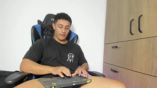 dorman boy online show from 8, 1, 2026