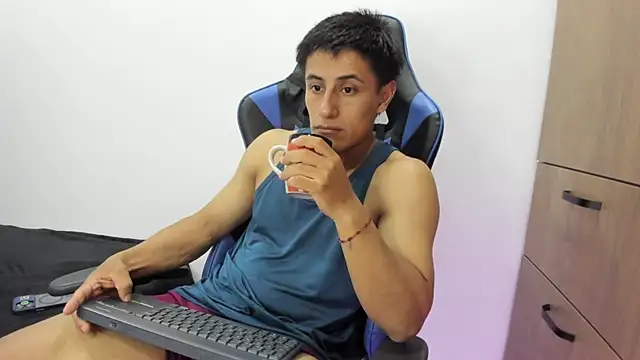 dorman boy online show from 6, 11, 2025