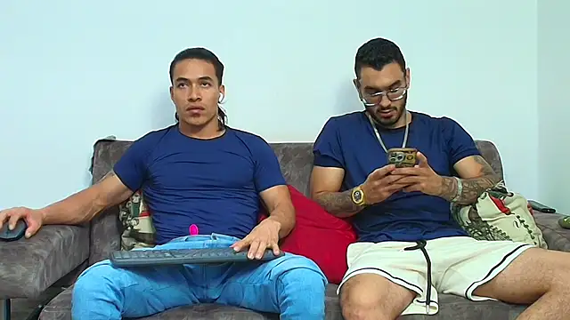 Snapshot of thebadboys05 chatting on 14, 6, 2026 thebadboys05 online show from 14, 6, 2026