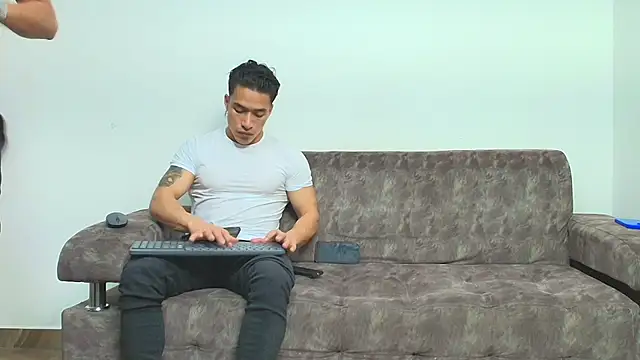 thebadboys05 online show from 20, 12, 2025