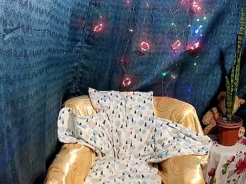 yumi-meya online show from 3, 11, 2025