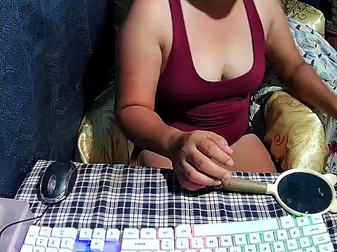 yumi-meya online show from 11, 11, 2025