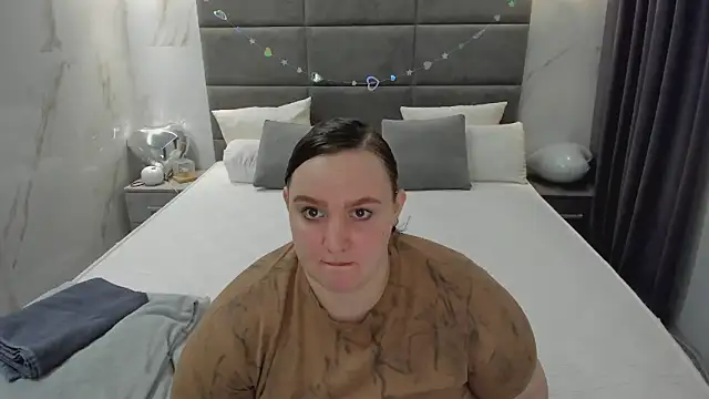 bbwsexis online show from 15, 4, 2026