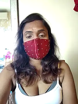 Queen-dhivya online show from 4, 3, 2026