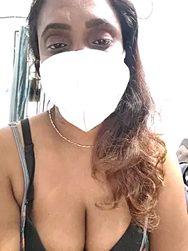 Queen-dhivya online show from 17, 12, 2025