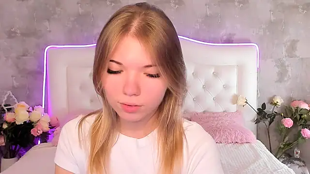 MichaelaFox online show from 19, 11, 2025