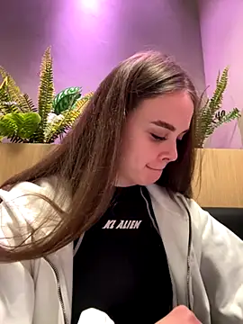 Snapshot of KristiRich chatting on 4, 11, 2025 KristiRich online show from 4, 11, 2025