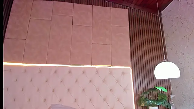 Camiila rosse online show from 18, 12, 2025