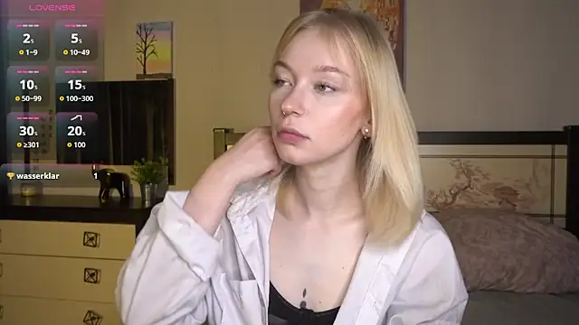 ShanelTunon online show from 13, 11, 2025