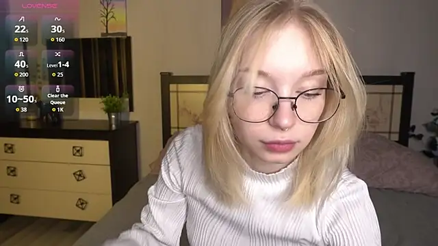 ShanelTunon online show from 14, 11, 2025