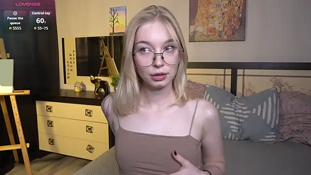 ShanelTunon online show from 5, 11, 2025