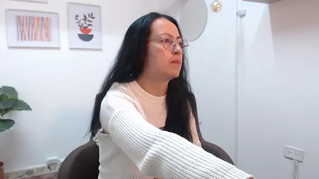 Lauryn Jones online show from 19, 11, 2025