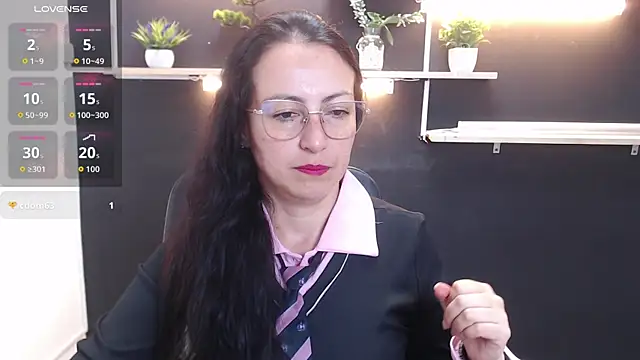 Lauryn Jones online show from 16, 4, 2026