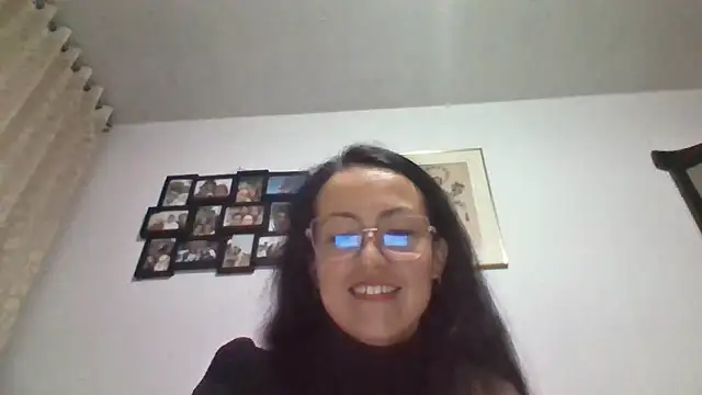 Lauryn Jones online show from 19, 3, 2026