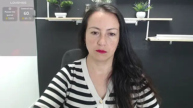Snapshot of Lauryn_Jones chatting on 11, 6, 2026 Lauryn Jones online show from 11, 6, 2026