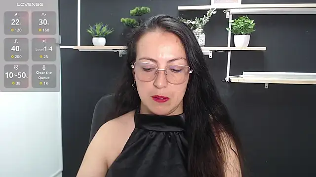 Lauryn Jones online show from 24, 4, 2026