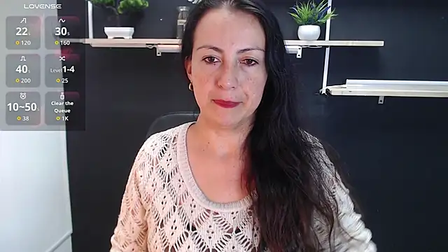 Lauryn Jones online show from 13, 5, 2026