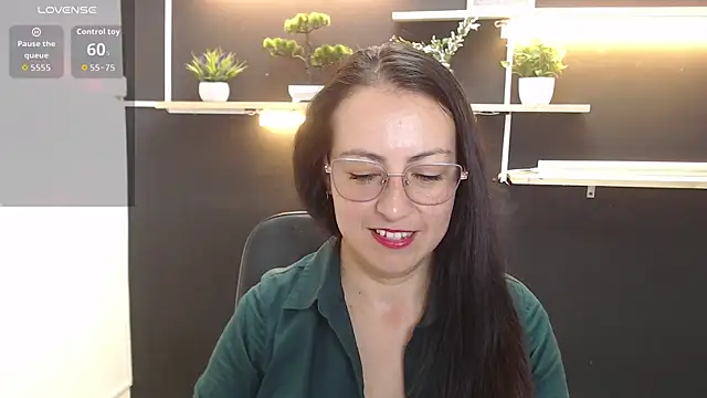 Lauryn Jones online show from 23, 4, 2026