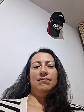 Lauryn Jones online show from 31, 5, 2026