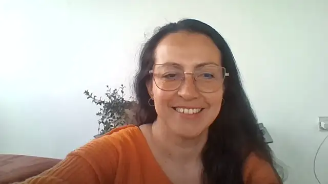 Lauryn Jones online show from 3, 4, 2026