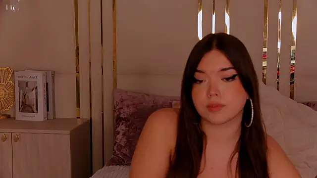 NaomiAster online show from 6, 2, 2026