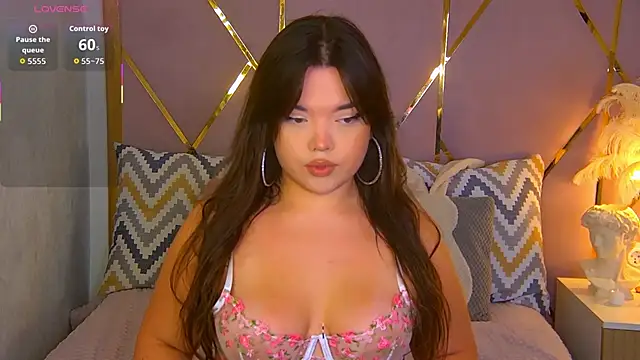 NaomiAster online show from 14, 11, 2025