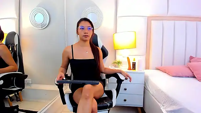 BriannaRivera online show from 15, 12, 2025