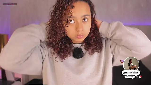 LaraCurls online show from 21, 11, 2025