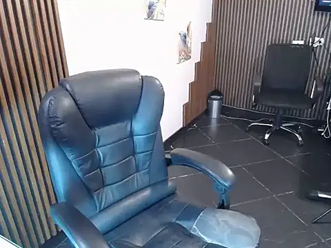 desk desire online show from 6, 11, 2025