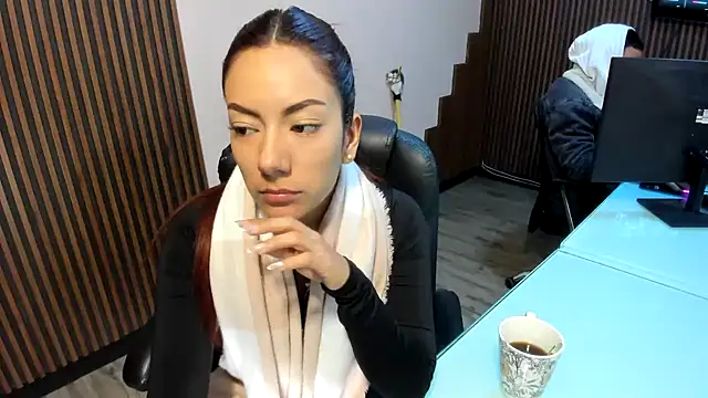 desk desire online show from 8, 1, 2026