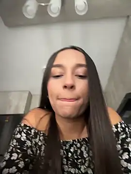 Brunettecollins05 online show from 20, 5, 2026
