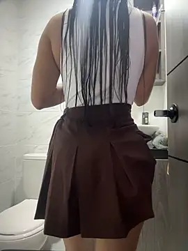 Brunettecollins05 online show from 15, 5, 2026