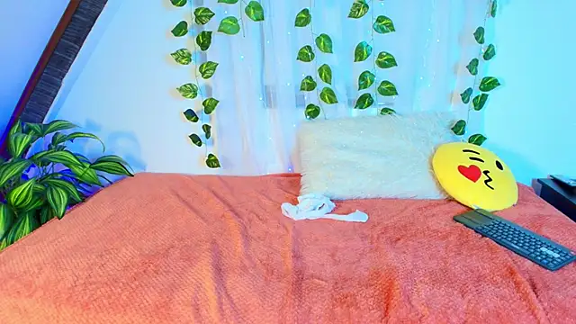 alanaa gomezz online show from 8, 4, 2026