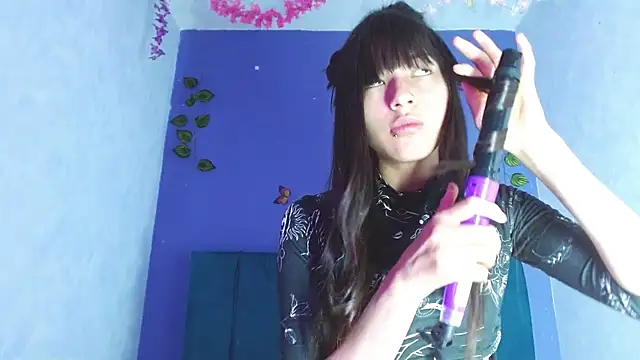 Snapshot of aperlacandycm01 chatting on 14, 11, 2025 aperlacandycm01 online show from 14, 11, 2025