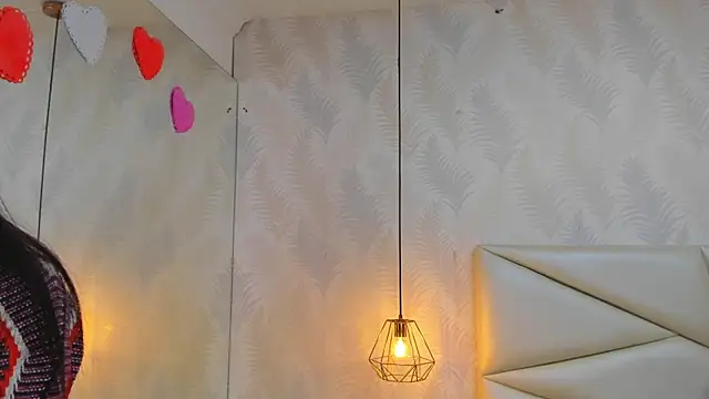 laurettedela rouse online show from 7, 11, 2025